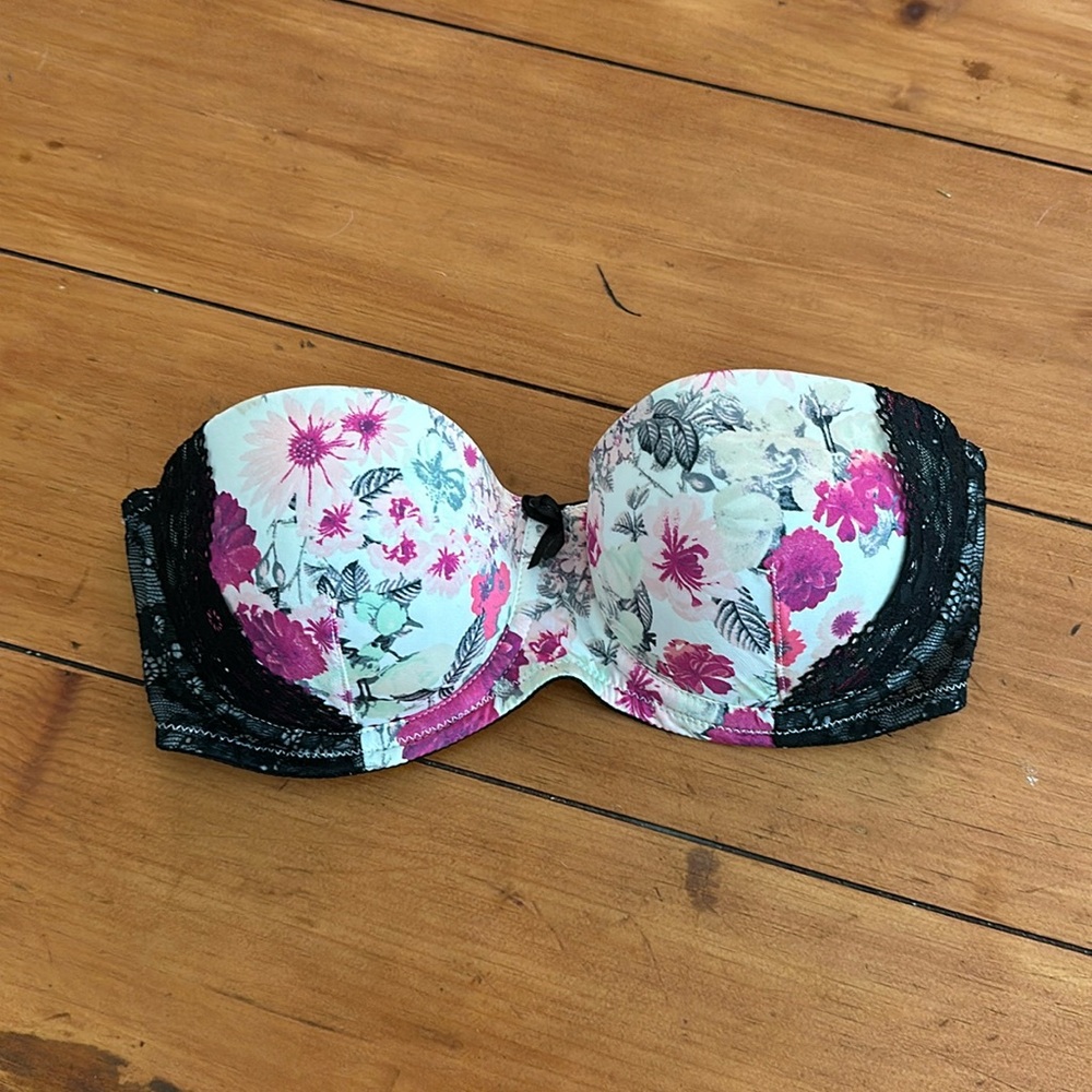 Strapless Floral Lace Bra